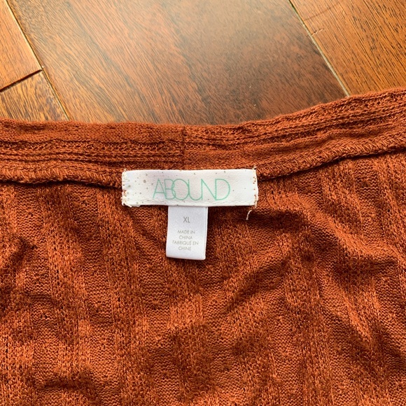 Cropped Cardigan Women’s XL - Picture 2 of 3